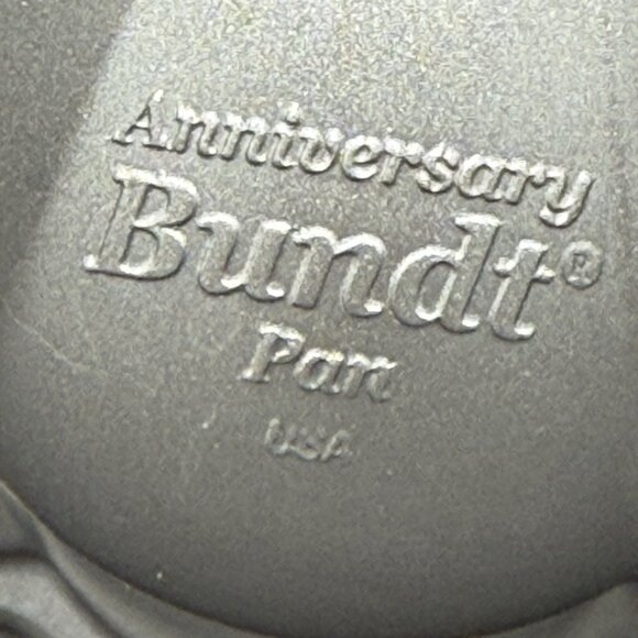 Nordic Ware Proform Anniversary Bundt Pan With Handles 12”x4.5” Silvery Taupe - Picture 3 of 7